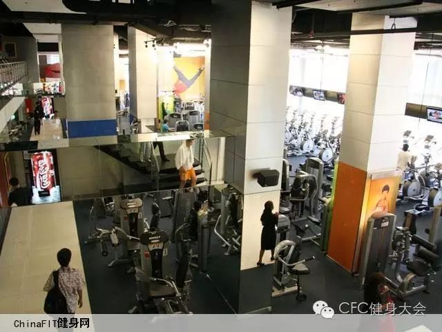 健身房前台有发展吗_健身房发展视频_健身房吧台展示柜效果图
