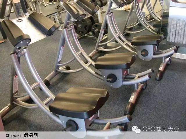 健身房前台有发展吗_健身房发展视频_健身房吧台展示柜效果图
