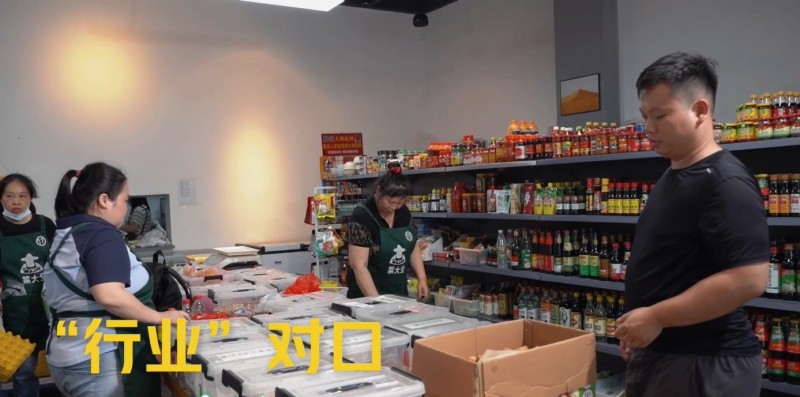 阿里云优惠券先领券再下单！刘老板菜市场创业，美团助力逆袭破十万