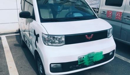 五菱汽车股价暴跌40%_宏光MINI EV销量破3万_中国神车股票涨了多少倍