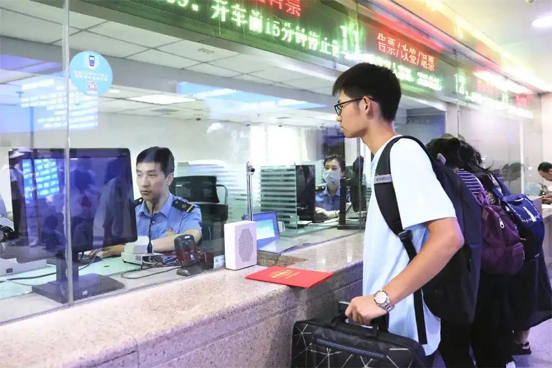 凭录取通知书买火车票攻略_学生票优惠区间内的票能打折么_收到大学录取通知书购票